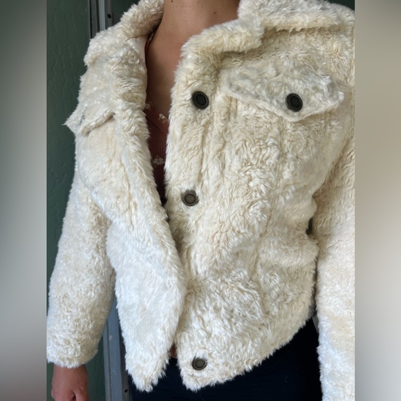 VS Faux Fur Teddy Coat - Picture 5 of 5